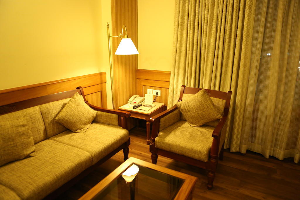 Hotel Airlink Castle Nedumbassery Eksteriør billede