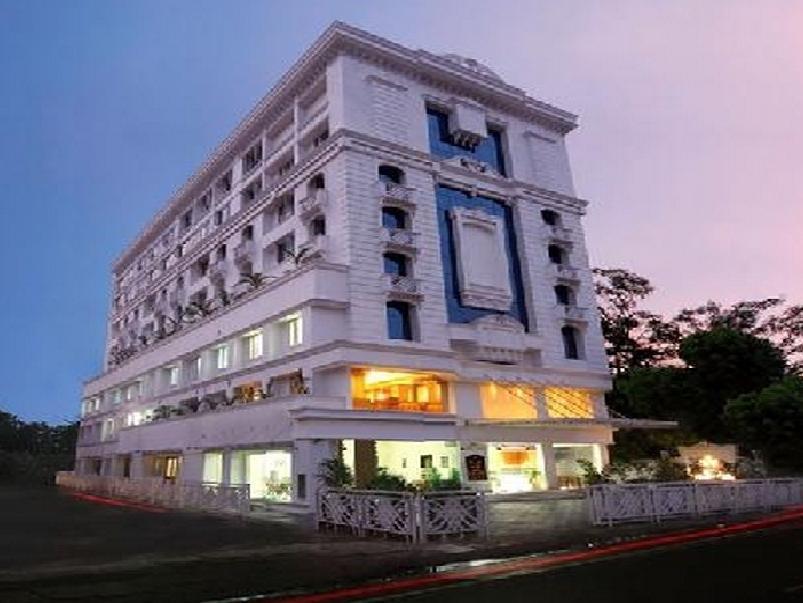 Hotel Airlink Castle Nedumbassery Eksteriør billede